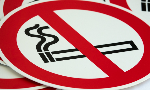 Rauchverbot, nächtliche Ausgangssperre und Co. bleiben für weitere 15 Tage