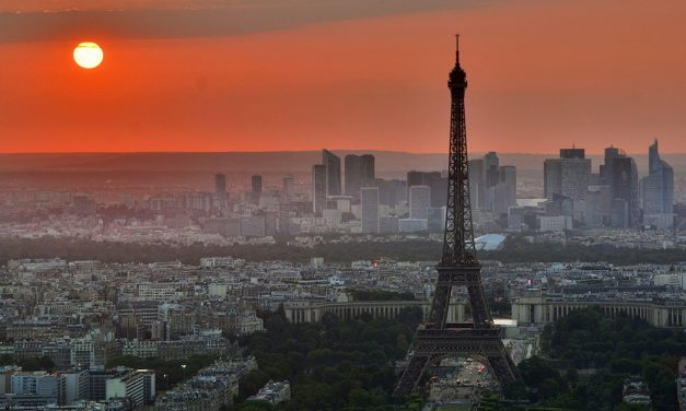 Frankreich geht in den landesweiten Lockdown
