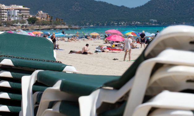 Endlich mehr Strandliegen in Cala Millor
