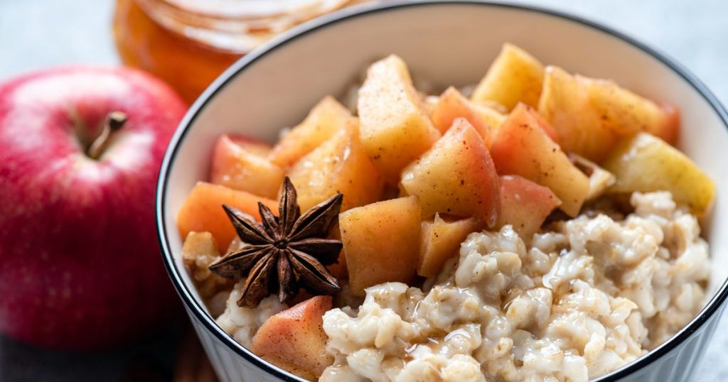 Herbstliches Frühstück
        
          So machst du leckeres Porridge mit Bratapfel