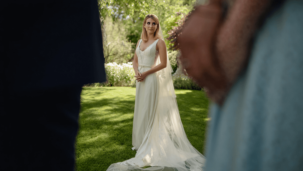 "5 Looks in einem Brautkleid"
Emma Roberts heiratet in einer eigens für sie kreierten Farbe